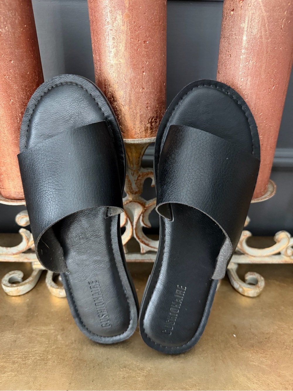 Cushionaire Black Leather Slide Sandals, Size 8